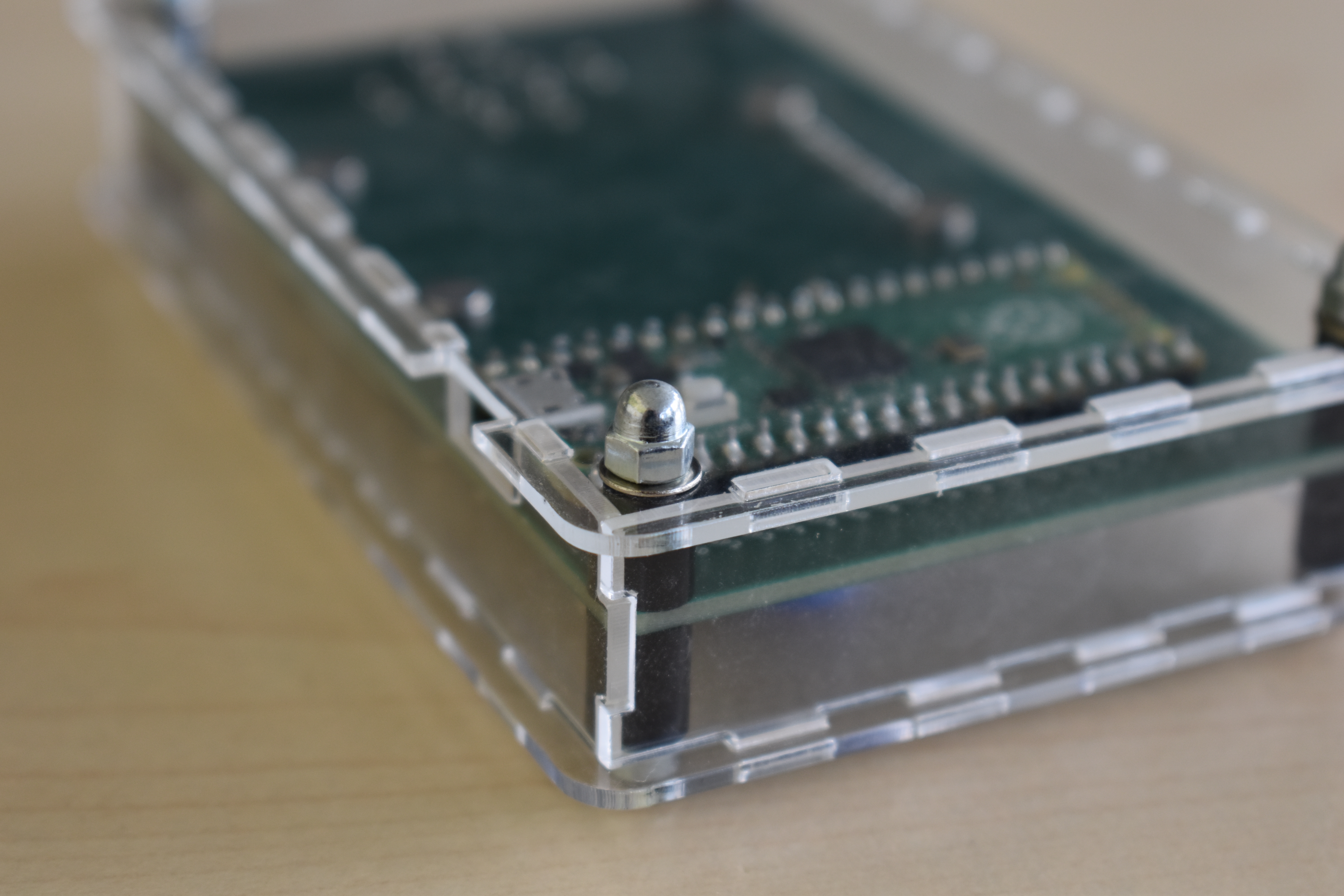 Detailaufnahme von Unterlegscheibe und Mutter